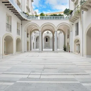 Pensión One, Palermo